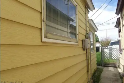 Image de Cozy house located minutes from down town Anaconda Montana. Pet friendly