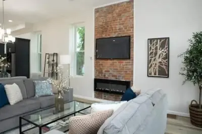 Image de Luxury 4 bedroom 3. 5 bath house within 8 minutes of downtown Cincinnati