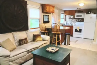 Image de Private Mother In Law Suite. Cozy One BedRoom With Full Kitchen, & Full Bath.