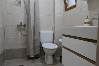 Image de Cozy apartment front line by the promenade boardwalk and beach walking distance.