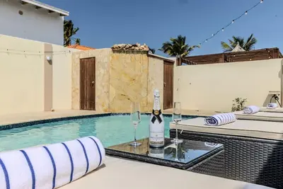 Image de 5 min to Beach Luxe Villa Opal Breeze by Bocobay