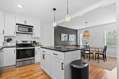 Image de Beautiful 4BRHome*Wonderful Neighborhood|Location!