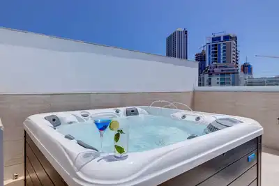 Image de Red 4: Roof Top Studio Penthouse in St. Julian's