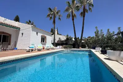 Image de Cd-1383 Villa de trois chambres avec piscine