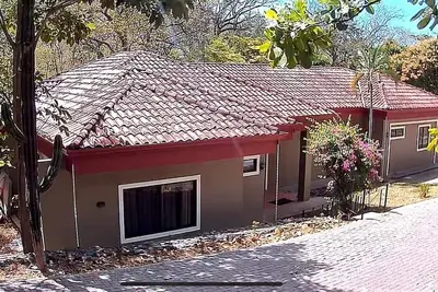 Image de Looking for privacy and close proximity to the beach?