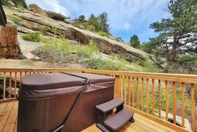 Image de Bobcat Cabin: Hot Tub, Pet-Friendly, Amenities, Adventure Awaits