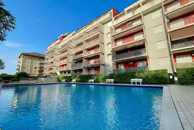 Image de Joli appartement en bord de plage avec piscine-Beahost