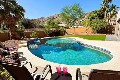 Updated & Spacious, Heated Pool, 5br, 4 King Beds, Mt Views, Game Rm, Putting Gr