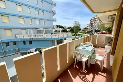 Image de Appartement chaleureux avec une terrasse lumineuse - Beahost