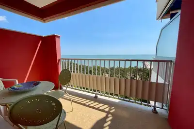 Image de Appartement vue mer à 70m de la mer
