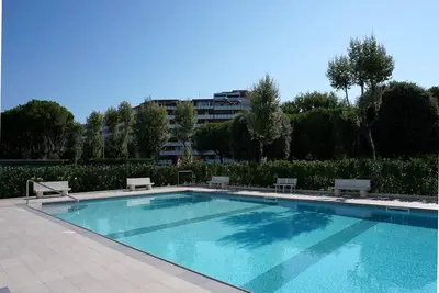 Image de Magnifique studio avec piscine et terrasse