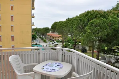 Image de Appartement d'une chambre avec balcon et climatisation