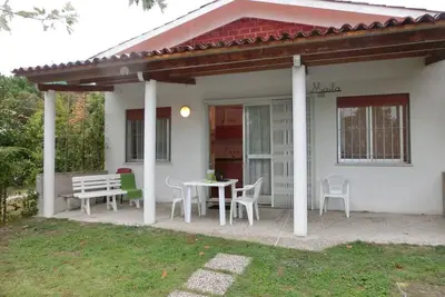 Image de Villa de deux chambres dans un quartier calme à côté de la mer