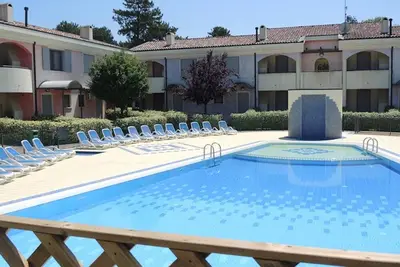 Image de Appartement lumineux avec piscine