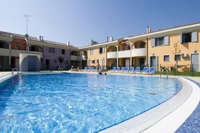 Image de Charmant appartement avec piscine