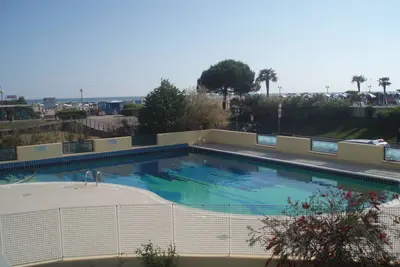 Image de Appartement moderne pour 8 personnes avec piscine