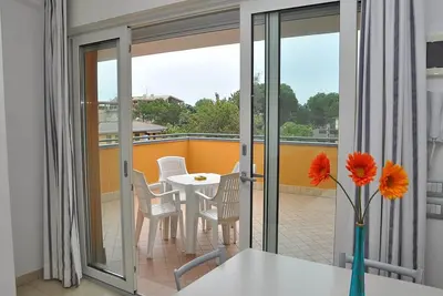 Image de Appartement avec terrasse lumineuse proche de la mer
