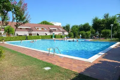 Image de Appartement confortable d'une chambre avec piscine et climatisation