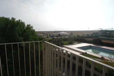 Image de Appartement chaleureux 1 chambre avec vue latérale sur la mer