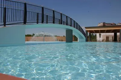 Image de Charmant appartement dans un village avec piscine
