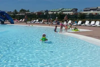 Bel appartement avec piscine et solarium