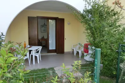 Image de Sentez-vous comme chez vous dans cet appartement avec jardin clôturé