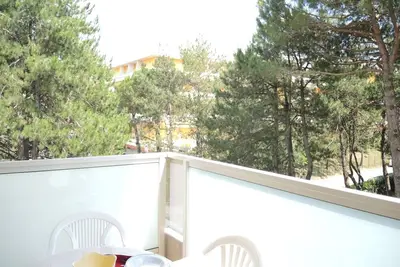 Image de Appartement à 100m de la plage avec terrasse ensoleillée