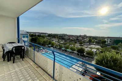Image de Bel appartement face à la piscine