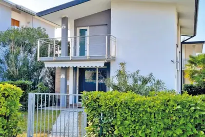 Image de Appartement dans villa avec jardin privatif