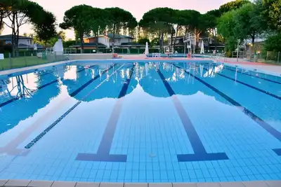 Image de Studio dans un complexe avec 3 piscines