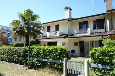 Image de Précieuse villa avec jardin privé et barbecue