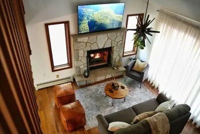 Image de Cozy Chalet in the Mountains\n\n