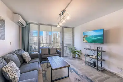 Image de Ocean & Canal View 1 Bdrm Condo w\/Ac\/Washer and Dryer\/Parking Included!