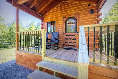 Image de The Pines - New! - Menominee River Boutique Tiny Cottage
