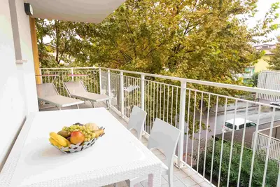 Image de Charmant appartement dans immeuble avec solarium