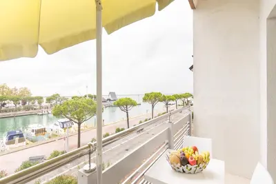 Image de Découvrez le confort de notre appartement près de la plage