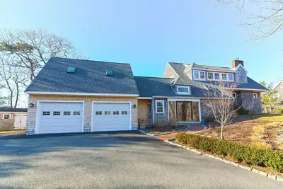 Salt Marsh Cottage: Access to Coffins Beach!