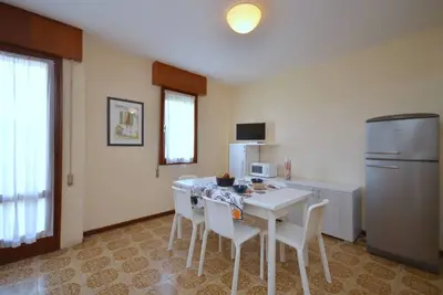 Image de Appartement spacieux pouvant accueillir jusqu'à 7 personnes avec balcon par Beahost Rentals