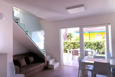 Image de Superbe villa avec jardin privé clôturé et barbecue