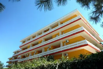 Image de Détendez-vous dans notre appartement serein - Beahost Rentals