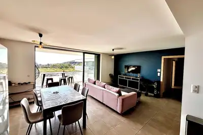 Image de Appartement T3 Vue Mer🌊 Exposé Est- Levé de Soleil☀️         5Min des plages.