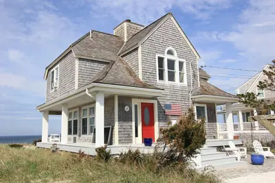 Image de 115 N. Shore Blvd - Waterfront home w. stunning views & private beach access