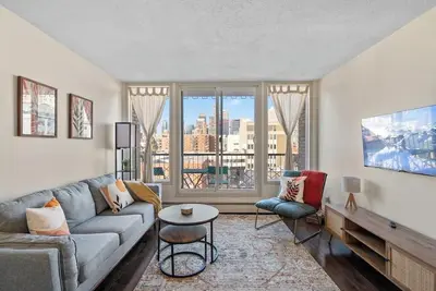 Image de Mins to Saddledome |Free Parking |Central Dt Condo