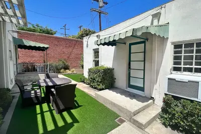 Image de Cozy cottage with 1 bedroom and WiFi, Ac in wonderful West Hollywood