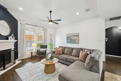 Image de Tch - Spacious 4bd/2. 5ba in Fort Worth with Office