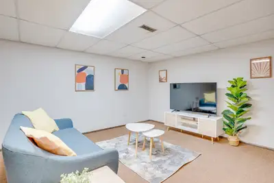Image de Riverside - Spacious 2 Bedroom Workstation\n