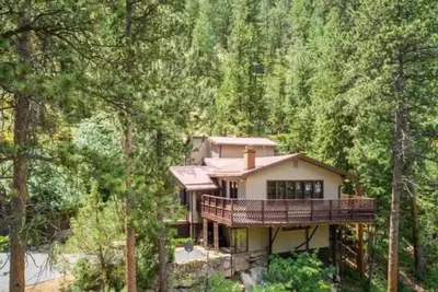 Image de Riverfront Cabin with Private Fishing Access – 15 Min to Estes Park