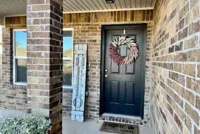 Image de New! Ideal location just off Interstate 40.