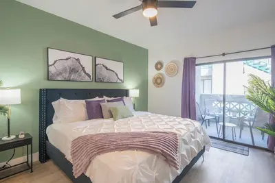Image de Sunny Condo | Near Kierland Golf | Hot Tub Access