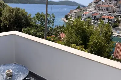 Image de Villa Ljiljana - Two Bedroom Apartment with Terrace and Sea View A2